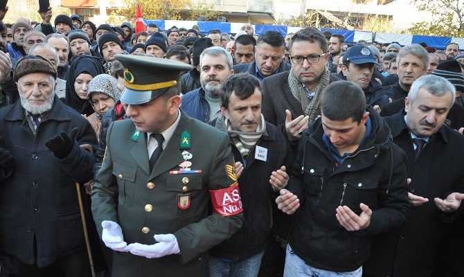 Şehit Özen’in Cenazesi Memleketi Kocaeli’ne Getirildi