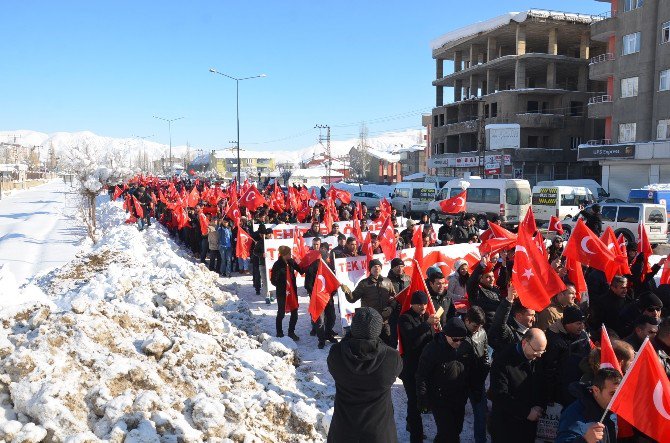 Yüksekova’da Teröre Lanet Yürüyüşü