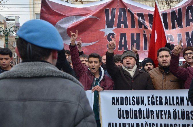 Eskişehir’de Şehitler İçin Gıyabi Cenaze Namazı Kılındı