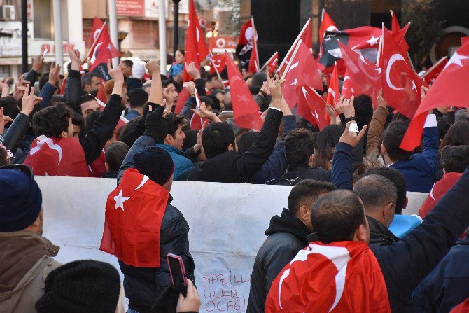 Gazeteciler ’Hasan Tahsin Ruhu’ Sloganıyla Teröre Lanet Yürüyüşü Düzenledi