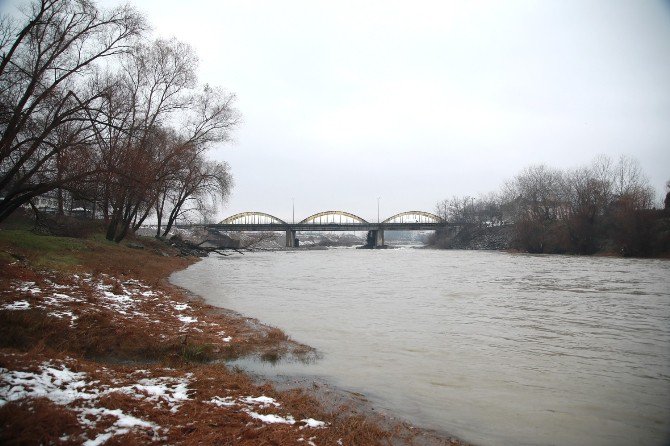 Sakarya Nehri Asıl Yatağına Kavuşuyor