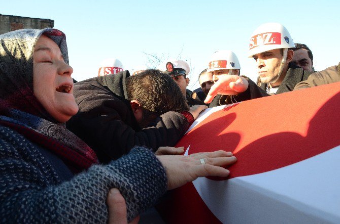 Şehidin Annesinden Yürek Burkan Feryat