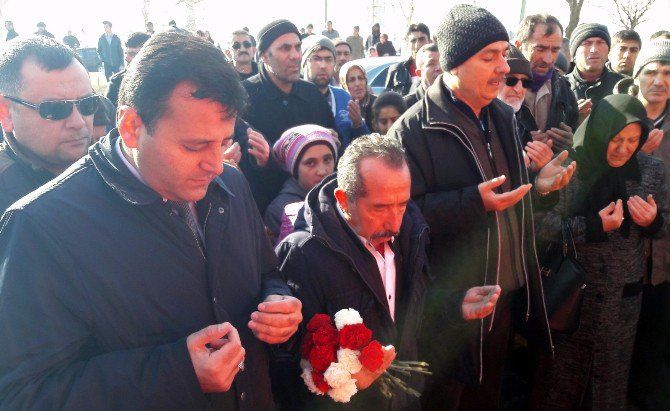 Şehit Aileleri, Hain Saldırının Olduğu Yerde Teröre Lanet Yağdırdı