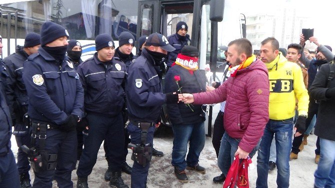 Karaman’da Taraftar Gruplarından "Teröre Lanet" Yürüyüşü