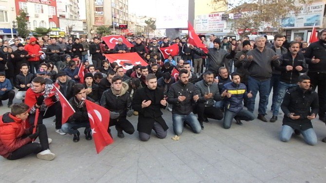 Burhaniye’de Teröre Lanet Okudu