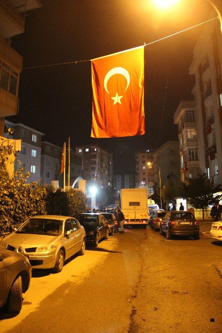 Ümraniye’de Şehit Düşen Polisin Evi Taziye İçin Gelenlerle Doldu