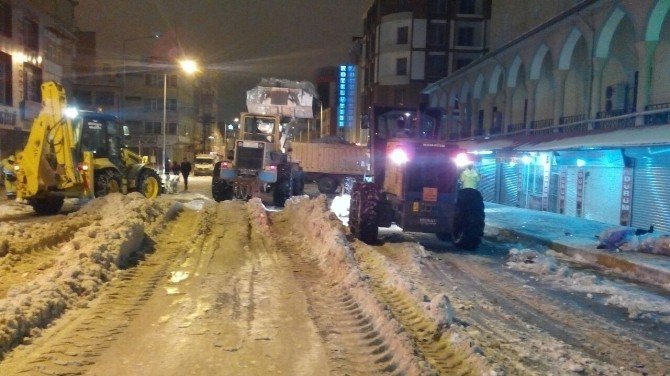 Van Büyükşehir Belediyesinden Kar Seferberliği