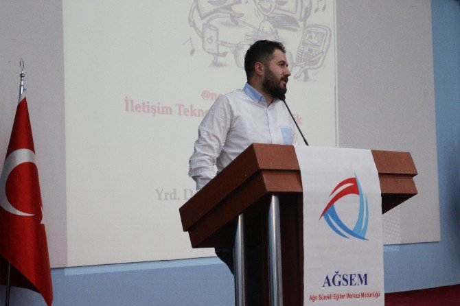 Ağrı’da ‘İletişim Teknolojileri Ve Gençlik’ Konferansı