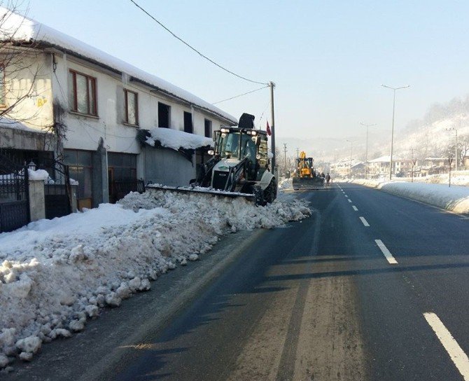 Boğaziçi Belediyesinden Kar Temizliği