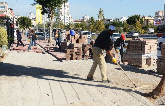 Konyaaltı’na Modernize Kaldırımlar