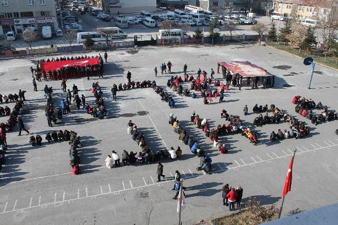 Kayseri’de Ortaokul Öğrencileri Teröre Tepki Gösterdi