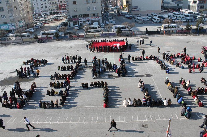 Kayseri’de Ortaokul Öğrencileri Teröre Tepki Gösterdi