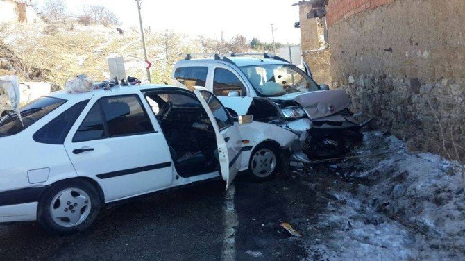 Kütahya’da Trafik Kazası: 10 Yaralı