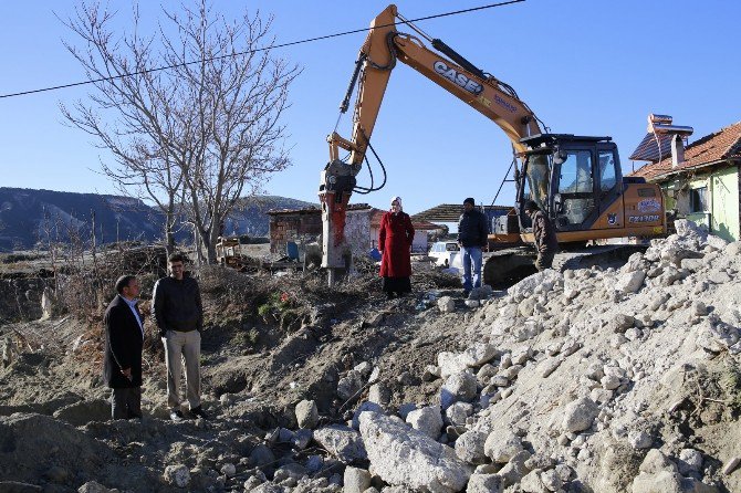 Güvercinlik’te Dere Islahı Yapılıyor