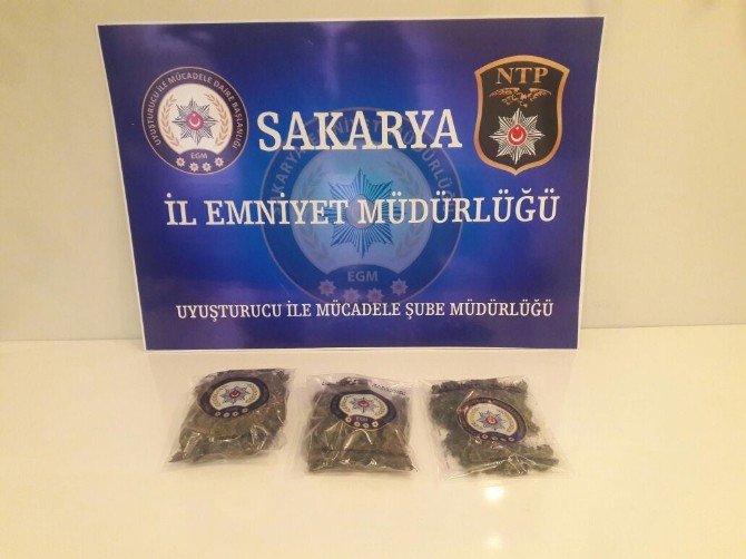 Sakarya’da Kaçak Sigara Ve Uyuşturucu Ele Geçirildi