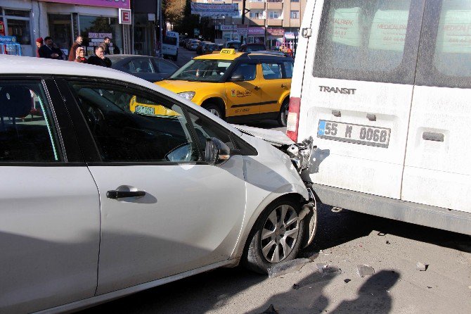 Samsun’da Trafik Kazası: 2 Yaralı