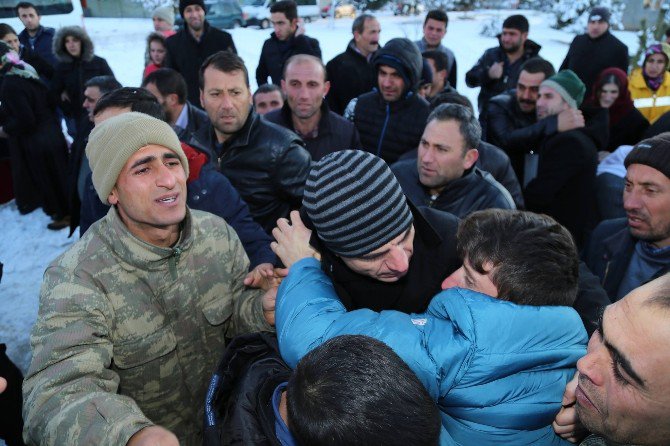 Şehidin Cenazesi Oltu’da