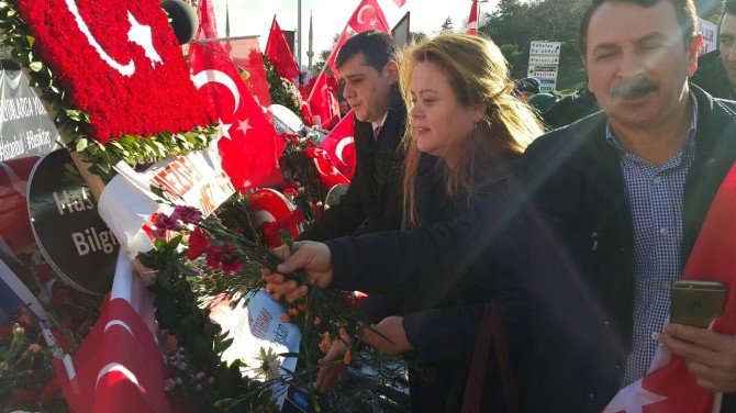 Erzincanlı Gazeteciler Birliği Şehitler Tepesi’nde Dua Etti