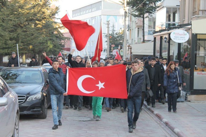 Kayseri’deki Terör Saldırısına Tepkiler Çığ Gibi Büyüyor