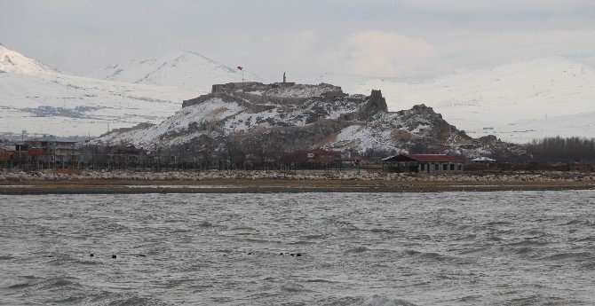 Van’da Kar Yağışı Sonrası Kış Manzaraları