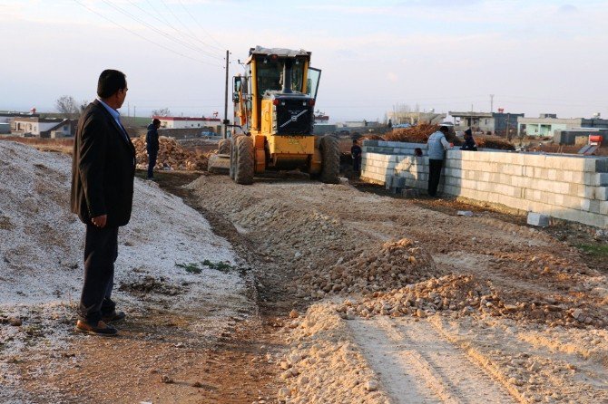 Kırsal Mahallelerde Yol Çalışmaları Sürüyor