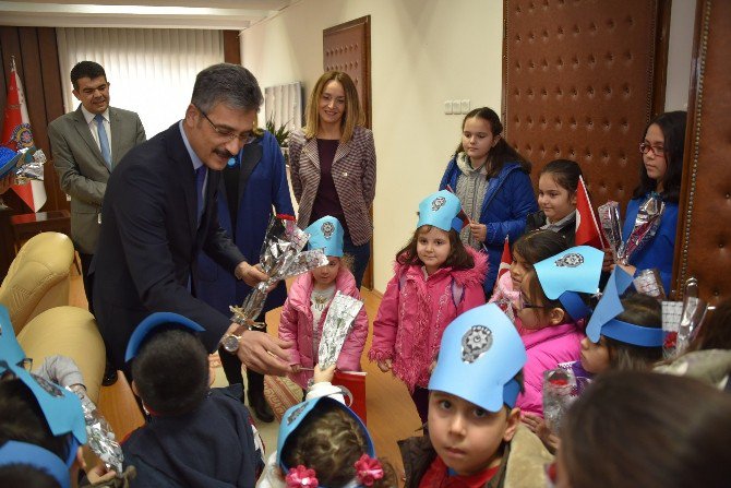 Yunusemreli Kadınlardan Polise Destek Ziyareti