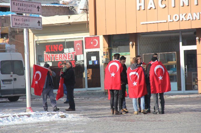 İncesu Belediyesi Vatandaşlara 3 Bin Adet Türk Bayrağı Dağıttı