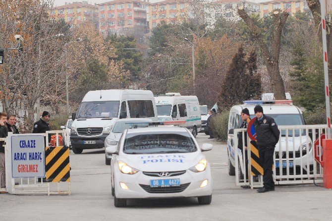 Büyükelçi Karlov’un Cenazesi Havaalanına Götürüldü