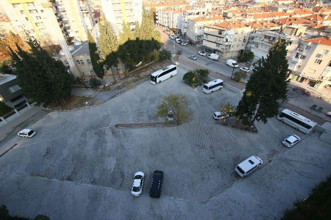 Bayraklı’da Otopark Sorununa Çözüm