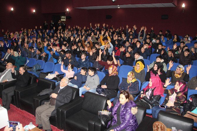 İşitime Engelliler Sessiz Sinema İzledi