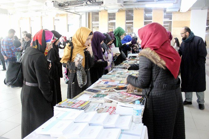 İlahiyat Öğrencilerinden Halep İçin Kermes