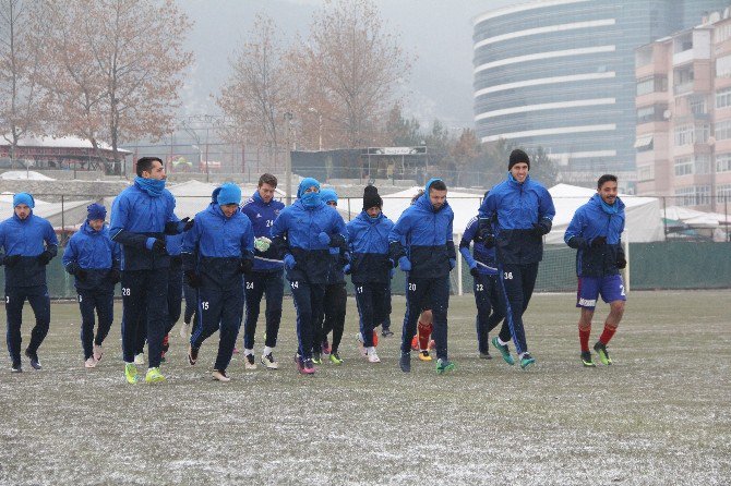 Karabükspor 1 Günlük İznin Ardından Çalışmalara Başladı