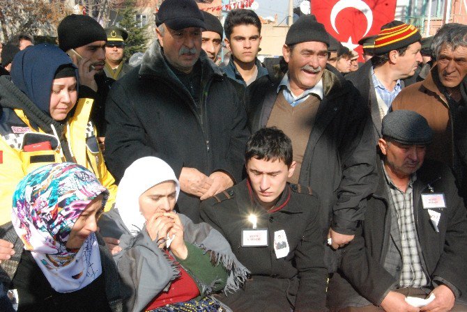 El Bab Şehidinin Annesinden Unutulmayacak Görüntü