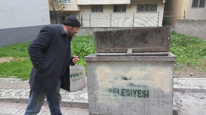 Sahte Polisin Kandırdığı Kadın Altınları Çöp Konteynerine Bıraktı