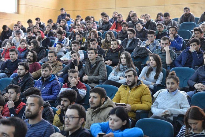 Saü’de “Futbolda Kurumsal Yönetim Ve Gelişim” İsimli Seminer Düzenlendi