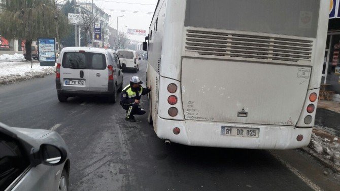 Trafik Ekiplerinin Kar Lastiği Uygulaması Sürüyor