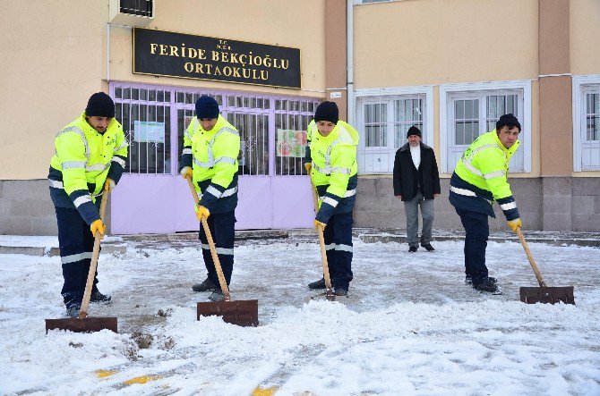 Pursaklar’da Kar Mesaisi