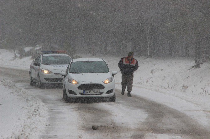 Kazdağları’nda Kar Ulaşımı Aksatıyor