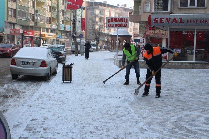 Sungurlu Belediyesi’nden Kar Mesaisi