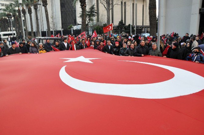 İzmir’de ’Şehitlere Saygı, Teröre Lanet’ Yürüyüşü