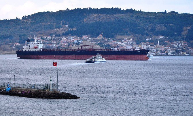 Çanakkale’de Feribot Seferleri İptal Edildi