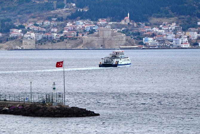 Çanakkale’de Feribot Seferleri İptal Edildi