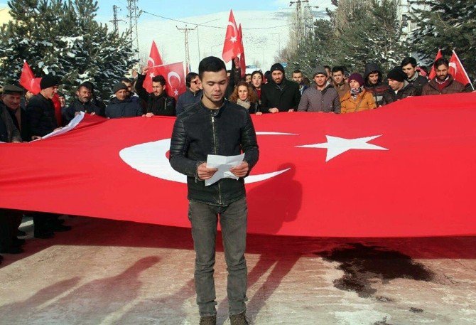 Çıldır Myo’dan Şehitlere Saygı Ve Güvenlik Güçlerine Destek Yürüyüşü