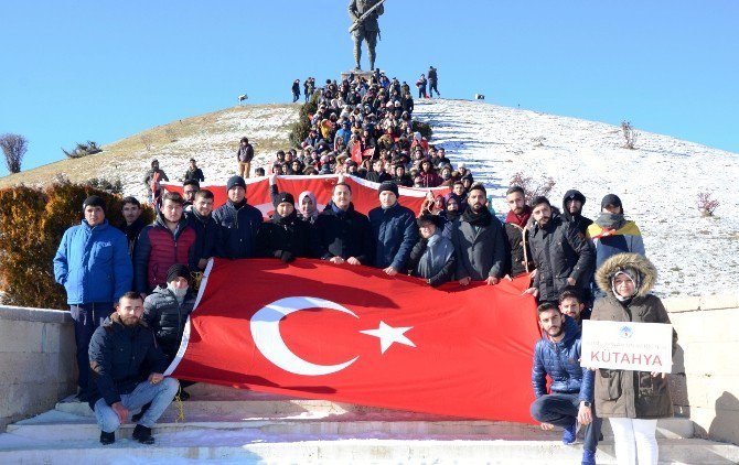 Şaphane Meslek Yüksekokulu Öğrencileri Dumlupınar Şehitliği’ni Ziyaret Etti