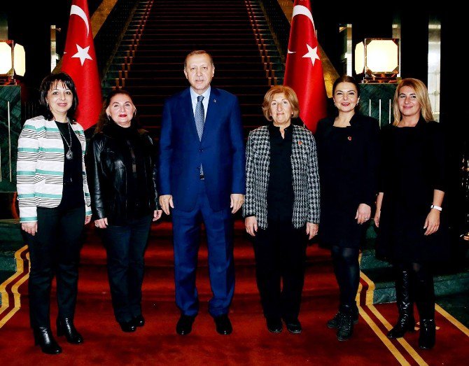 Halitpaşa Mahallesi Muhtarı Yarar, Cumhurbaşkanı Erdoğan İle Aynı Karede