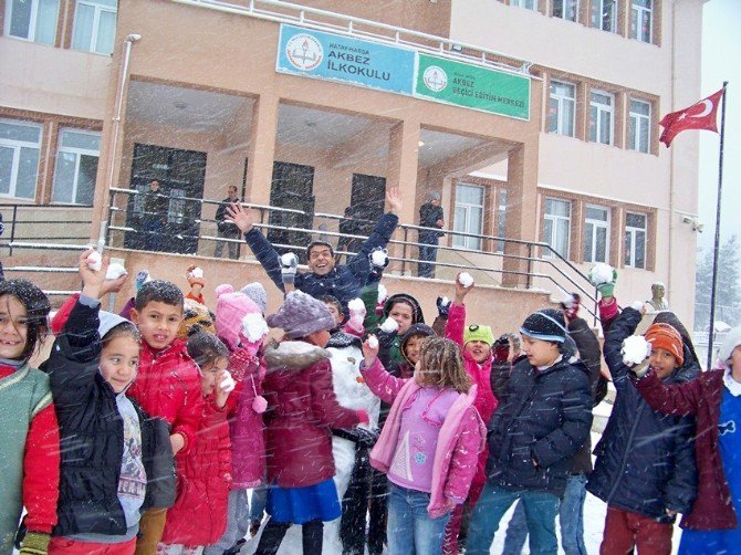 Hatay’ın Hassa İlçesinde 28 Köy Okulu Tatil Edildi