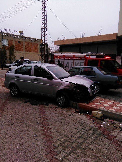 Kadirli’de Polis Aracı Kaza Yaptı: 2 Yaralı