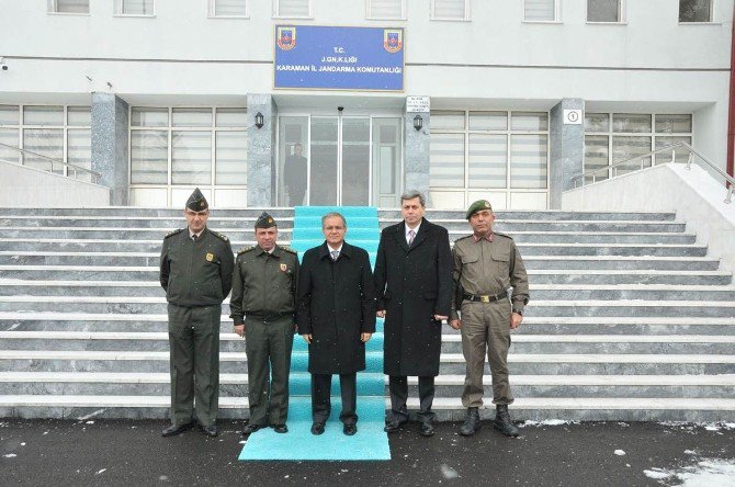 Vali Tapsız’dan İl Jandarma Komutanlığına Taziye Ziyareti