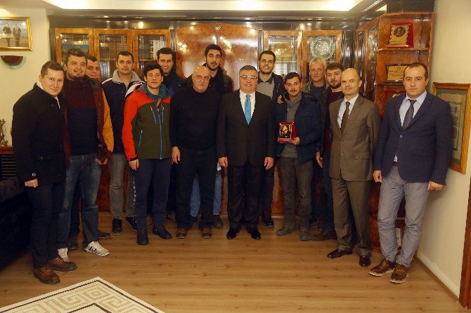 Kırklareli Belediyespor, Basketi Potaya Değil Gönüllere Attı