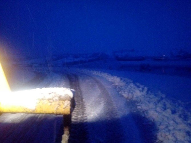 Büyükşehir’in Kar Komandoları Gece Boyunca İş Başındaydı